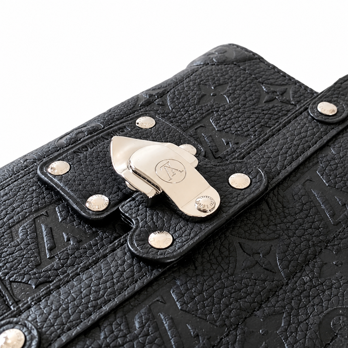 Louis Vuitton Classic Ultra-Slim Prestige Crossbody Bag 19×15×7cm
