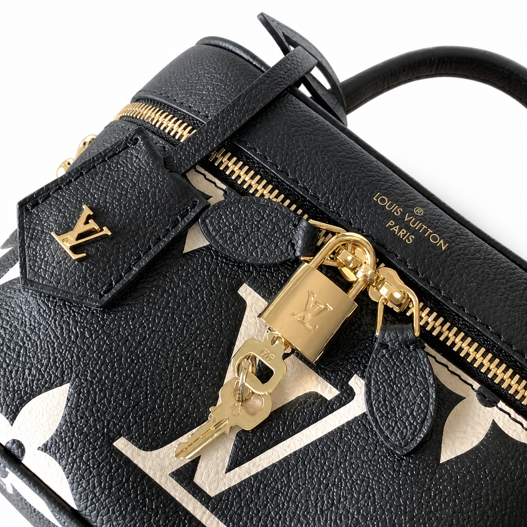 Louis Vuitton Classic Compact Crossbody Bag 19×13×11cm