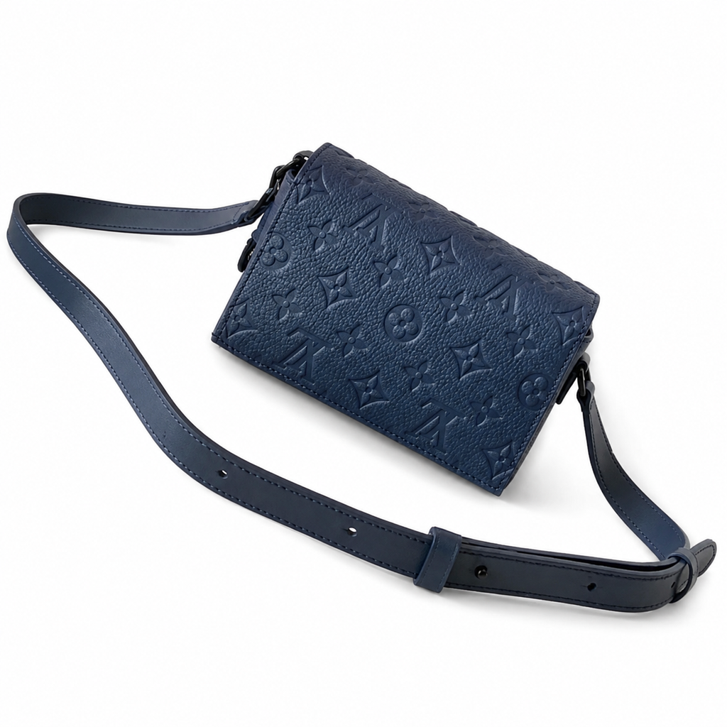 Louis Vuitton Classic Mini Flat Crossbody Bag 18x11x6.5cm