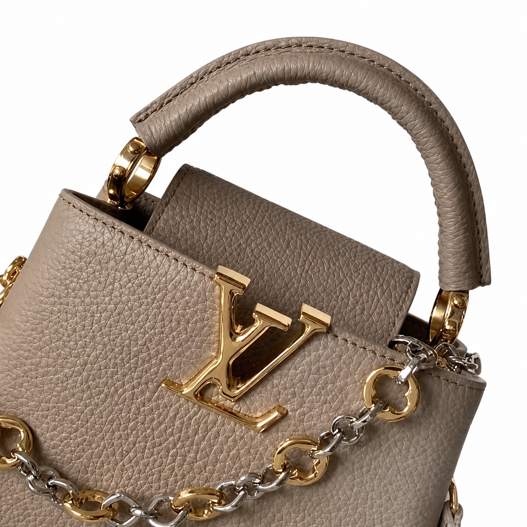 Louis Vuitton Classic Ultra-Prestige Mini Crossbody Bag 21×12×8cm