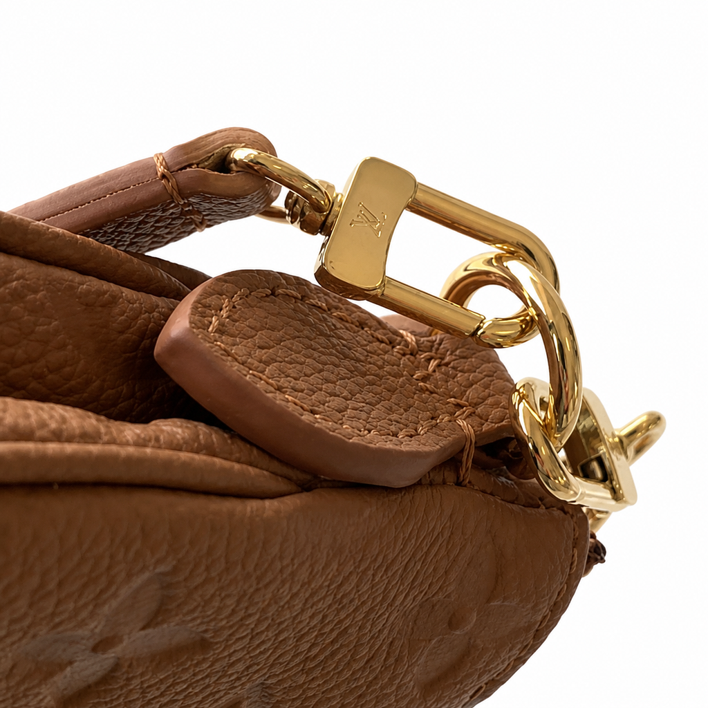 Louis Vuitton Classic Sleek Flat Crossbody Bag 24x13x6.5cm