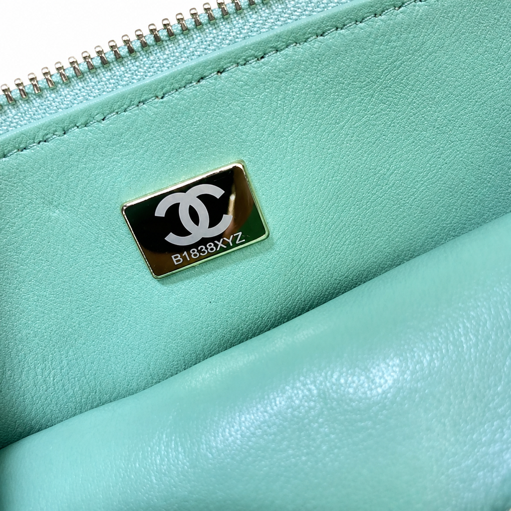 Chanel Jumbo Classic Quilted Flap Bag | CC Hardware & Chain — 33cm