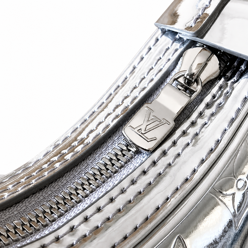 Louis Vuitton Classic Needle-Slim Vertical Crossbody Bag 13×6×23cm