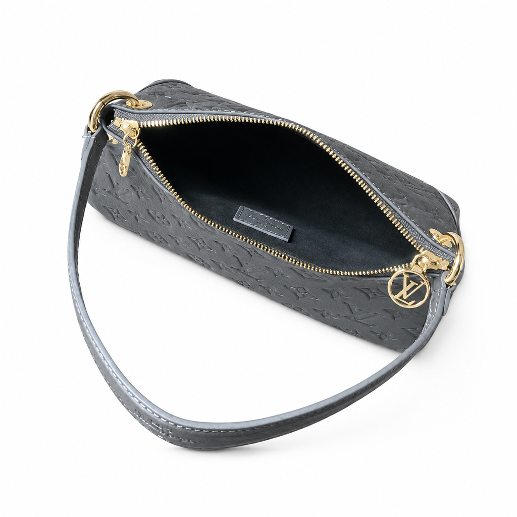 Louis Vuitton Classic Ultra-Flat Wide Crossbody Bag 23x13x5cm