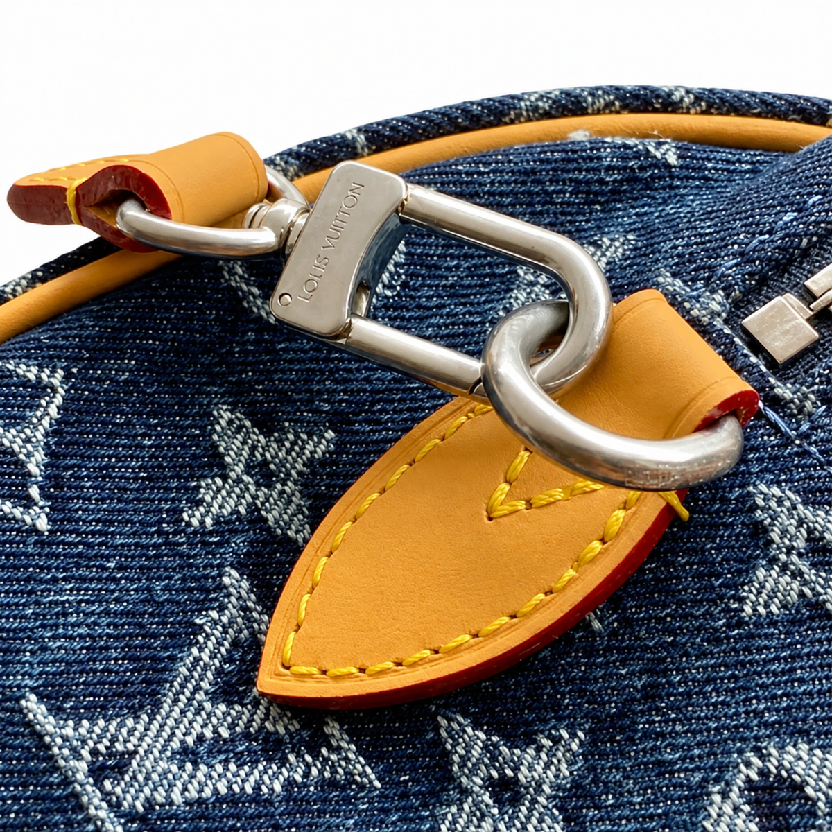 Louis Vuitton Classic Mini Crossbody Bag 18×12×10cm