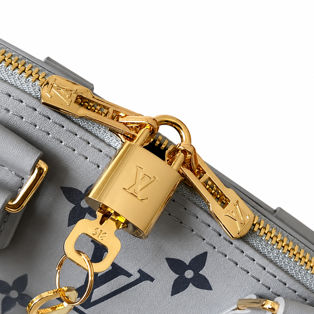 Louis Vuitton Classic Balanced Volume Crossbody Bag 23.5x17.5x11.5cm — Premier Edition