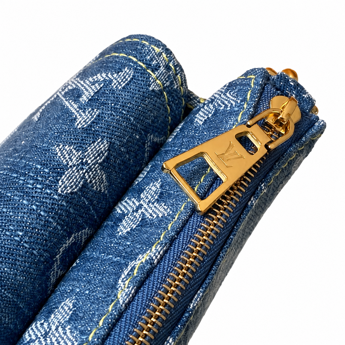 Louis Vuitton Classic Ultra-Flat Crossbody Bag 23.5×14×3cm