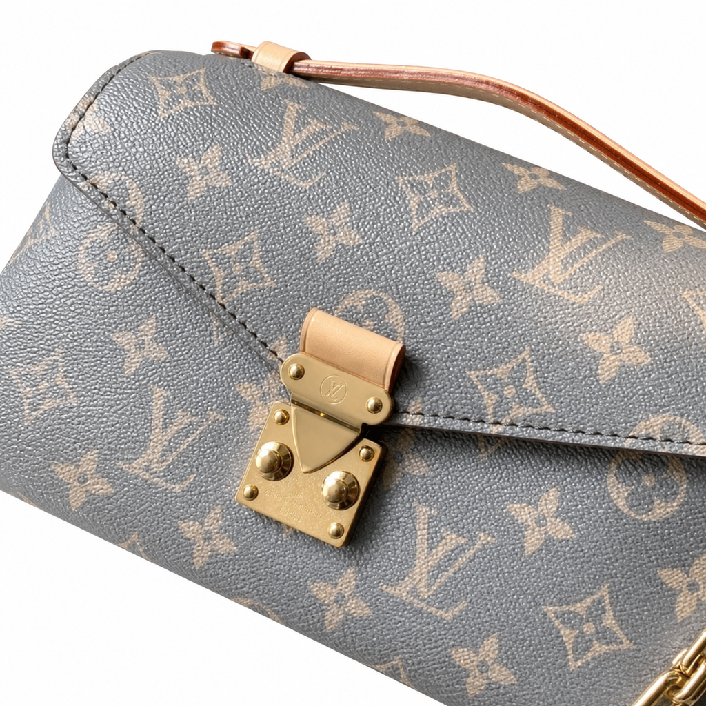 Louis Vuitton Classic Near-Perfect Slim Crossbody Bag 21.5x13.5x6cm