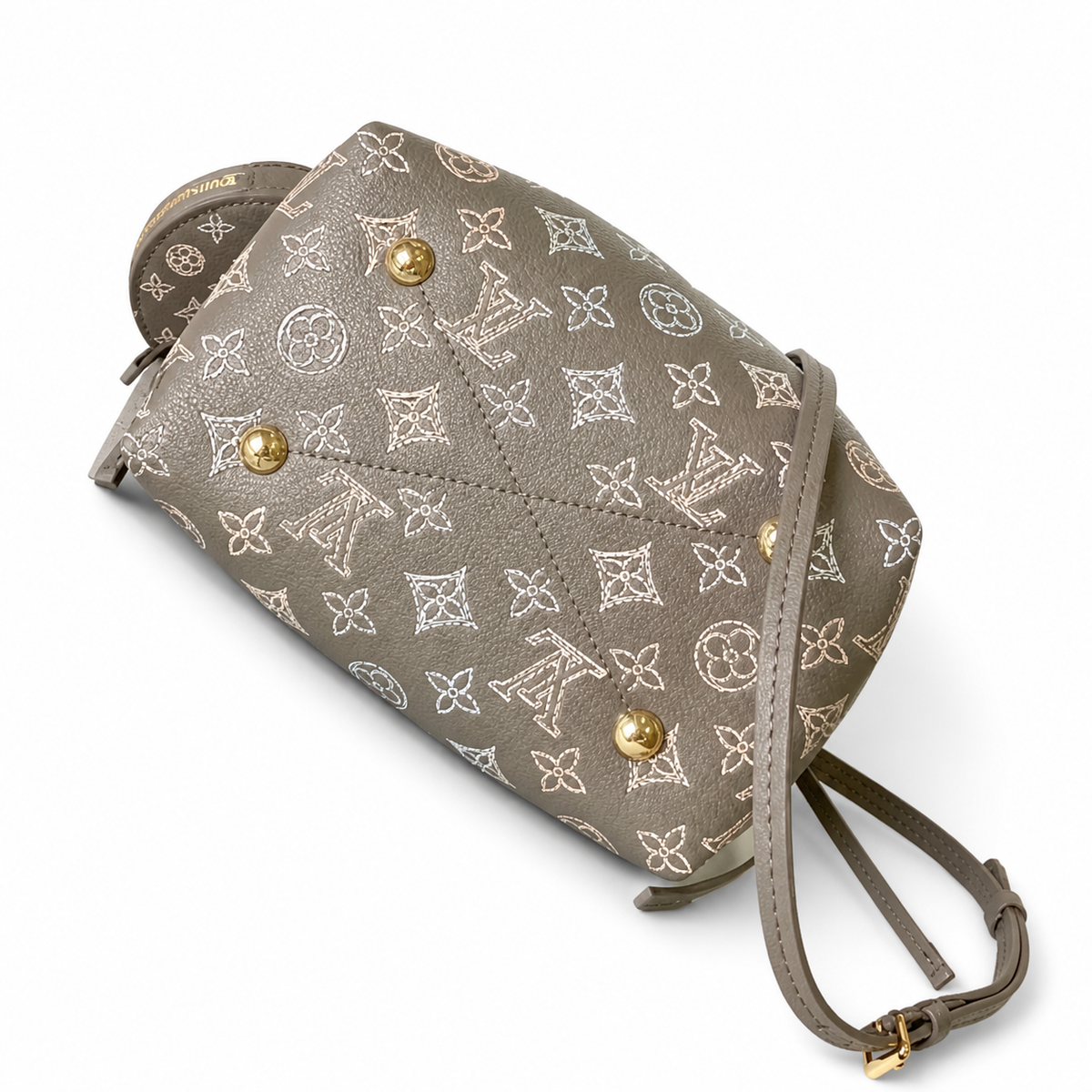 Louis Vuitton Classic Bella Square Crossbody Bag 19×22×14cm