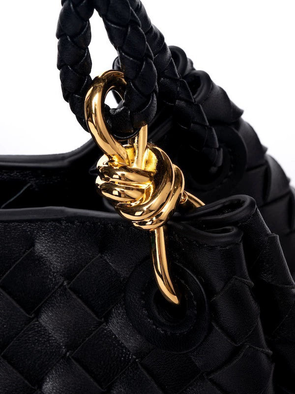 Elegant Women's Handbag – Modern Minimalist Shoulder Bag