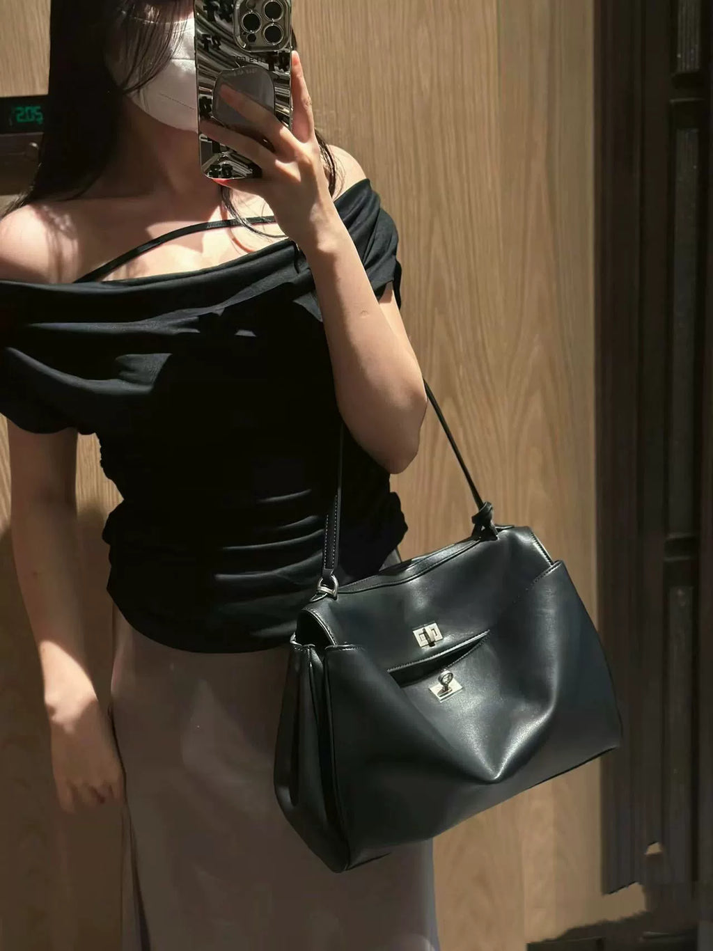 Black Leather Turn-Lock Shoulder Bag | Oversized Minimalist Work Handbag for Women